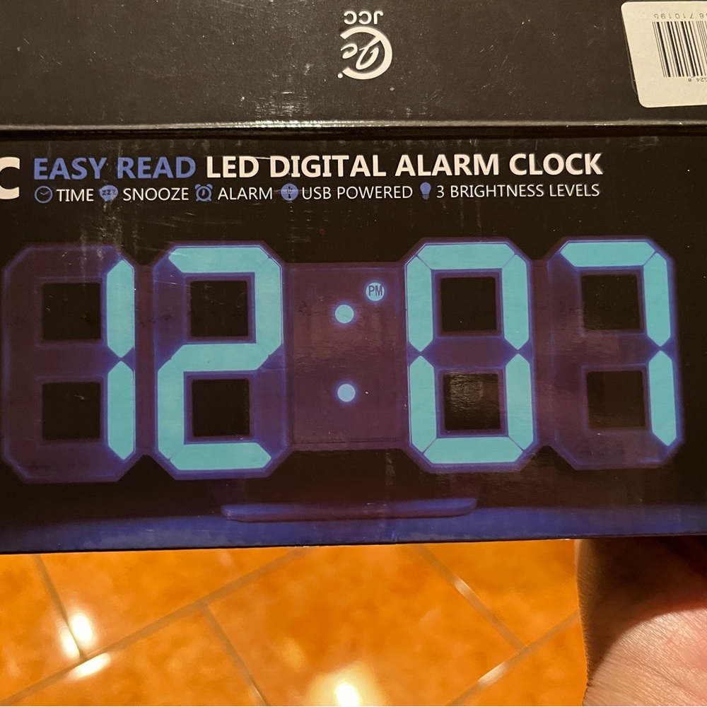 Alarm clock - Picture 2 of 4